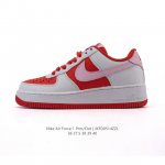 耐克 Nike Air Force 1 '07 Low 空军一号含气垫 低帮百搭厚底增高 小白鞋 休闲运动板鞋。柔软、弹性十足的缓震性能和出色的中底设计，横跨复