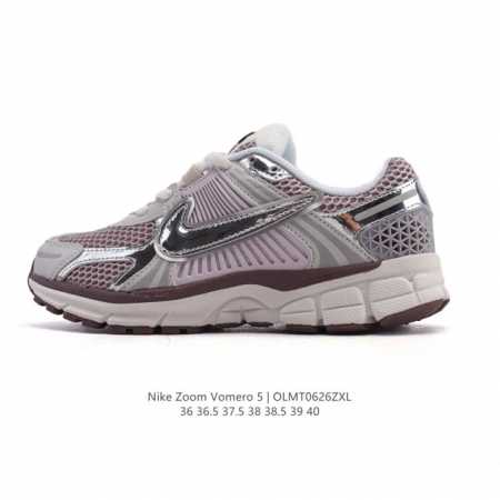 Nike 耐克夏季 Zoom Vomero 5 运动鞋休闲训练跑步鞋。Nike Zoom Vomero 5 女子运动鞋妥帖包覆足部，提供透气支撑效果。耐穿材料组 - 点击图像关闭