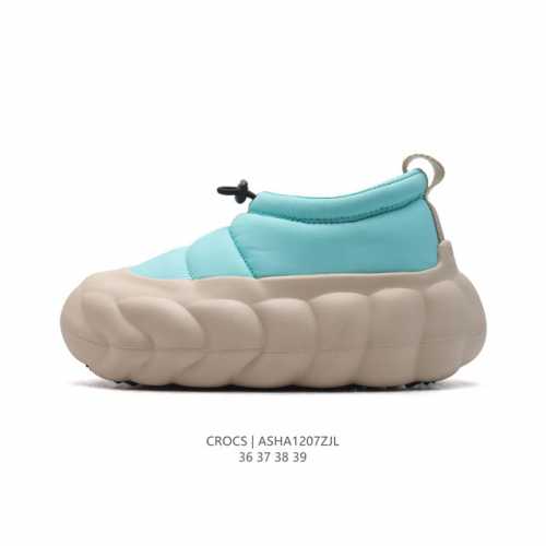 公司级 Crocs 卡骆驰雪地靴 厚底 高跟 圆头 时装靴 抽拉绳 低帮靴子，穿搭博主、时髦精、明星们都喜欢的crocs鞋。这双 Crocs 又要火！网友：侃爷