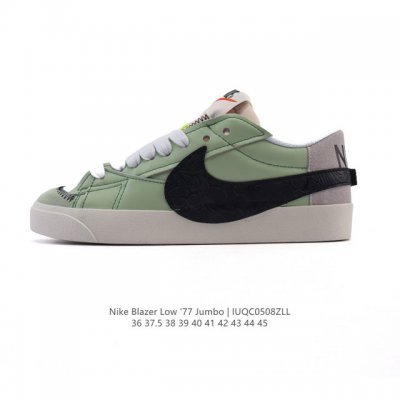 耐克 Nike Blazer Low '77 Jumbo 运动鞋，抓地板鞋，革新重塑经典街头人气鞋款，采用人气传统外观，巧搭大号耐克勾勾设计和宽大鞋带。柔软泡绵
