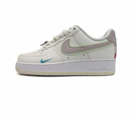 耐克 Nike Air Force 1 07 空军一号 Af 1 低帮厚底增高百搭休闲运动板鞋 柔软 弹性十足的缓震性能和出色的中底设计 横跨复古与现代的外型结 - 点击图像关闭