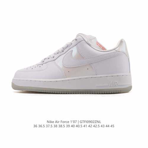 耐克 Nike Air Force 1 '07 Low 空军一号含气垫 低帮百搭厚底增高休闲运动板鞋。柔软、弹性十足的缓震性能和出色的中底设计，横跨复古与现代的