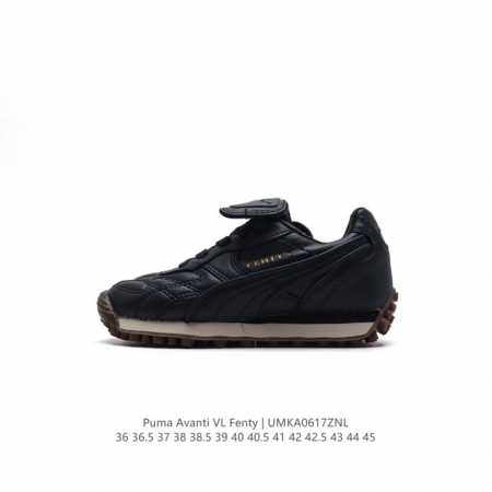 彪马 Puma 蕾哈娜 Rihanna 的 Fenty X Puma Avanti 联名鞋款时尚运动板鞋，其中一款配色采用光滑的乌黑皮革制成，并辅以一组引人注目 - 点击图像关闭