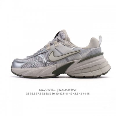 Nike 耐克 V2K Run 减震防滑 复古低帮运动跑步鞋 超火复古跑鞋，采用太空革组合呼吸网眼布鞋面材质，搭载正确4层组合底模，嵌入Tpu加固稳定模块,双层