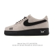 耐克 Nike Air Force 1 '07 Low 空军一号含气垫 低帮 小白鞋 百搭厚底增高休闲运动板鞋。柔软、弹性十足的缓震性能和出色的中底设计，横跨复