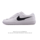 耐克Nike Sb Force 58 运动滑板鞋。这是一款将前沿创新带入街头的单品，它具有硫化杯底，具有出色的耐用性和灵活性。使用柔软皮革拼接，在饰面上放置通风