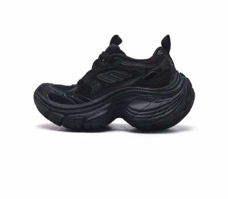 公司级balenciaga 巴黎世家 做旧老爹鞋 芒果造型时尚运动慢跑鞋 配件防尘袋及附送鞋带,升级加厚鞋盒 全部采用原档案原楦数据开发 1:1比例克重 原鞋一 - 点击图像关闭