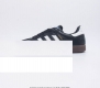 Adidas 阿迪达斯 男女运动鞋 三叶草sambavegan休闲鞋 德训鞋 复古板鞋经典运动鞋 采用环保设计的焕新adidas Samba经典鞋,力求伴你前行