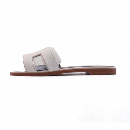公司级 Hermes Footwear Woman 爱马仕 礼装 休闲拖鞋 黑白等多色万年经典爱马士 女神标配 度假 居家 必备凉拖鞋 东莞原厂真皮大底平底拖鞋 - 点击图像关闭