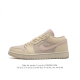 耐克 乔丹air Jordan 1 Low Aj1 乔1 乔丹1代aj1 低帮复古文化休闲运动篮球鞋。该鞋款从 1985 年元年款汲取设计灵感，焕新演绎简约经典