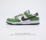 耐克 Nike Dunk Low 运动鞋复古解构绑带板鞋 作为 80 年代经典篮球鞋款 起初专为硬木球场打造 后来成为席卷街头的时尚标杆 现以经典细节和复古篮球