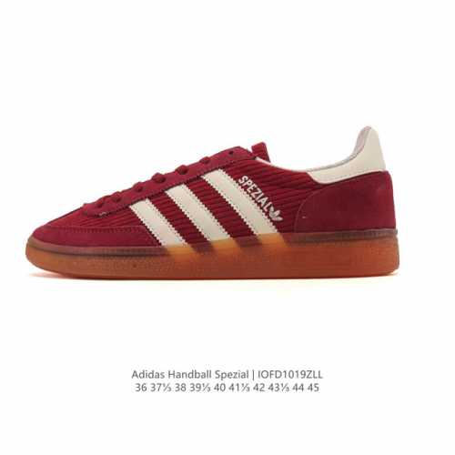 阿迪达斯 Adidas Handball Spezial 低帮三叶草学院风复古休闲板鞋 德训鞋 橡胶底柔软皮革织物拼接经典运动鞋板鞋。圆头、缝合拼接设计、正面绑