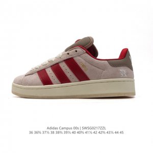 真标阿迪达斯 Adidas Campus 00S面包鞋复古滑板鞋蛇年新年款Adidas阿迪达斯三叶草 均以浅色为主调，搭配红色点缀，鞋侧三道杠则安排上了蛇纹，彰