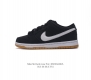 耐克 Nike Sb Dunk Low Pro 女滑板鞋 经典复古运动鞋 采用低帮设计 塑就经典 Dunk 风格 鞋垫后跟搭载 Zoom Air 气垫 加衬鞋舌