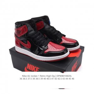 耐克 男女同款运动板鞋 Nike Air Jordan 1 Retro High Og 乔丹一代aj1 乔1 Aj1 篮球鞋复刻运动鞋。皮面高帮板鞋的设计灵感源