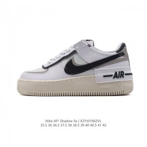 Nike 耐克低帮板鞋 空军一号 Af1马卡龙 Af1厚底增高百搭运动板鞋 Nike Air Force 1 “Shadow” 造型设计上与 Sacai X N