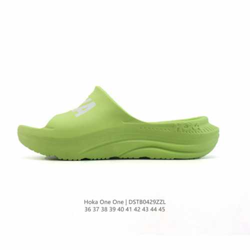 新款 Hoka One One 夏季沙滩拖鞋 休闲家居凉拖鞋 一体成型 一字拖厚底增高踩屎感凉拖鞋。Hoka在超厚中底方面的积累 让它跑在了其他厂商的前面 推出