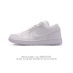 耐克 乔丹air Jordan 1 Low Aj1 乔1 乔丹1代aj1 低帮复古文化休闲运动篮球鞋。从1985 年面世的元年款汲取设计灵感，采用简洁大方的经典