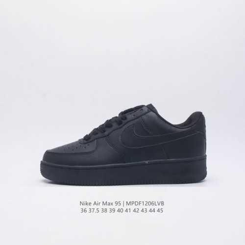 耐克 Nike Air Force 1 ’07 空军一号af1 低帮百搭休闲运动板鞋。 柔软、弹性十足的缓震性能和出色的中底设计，横跨复古与现代的外型结合，造就