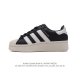 阿迪达斯 ADIDAS SUPERSTAR 三叶草经典贝壳头系列 新款休闲板鞋潮流男女士运动鞋 。鞋面柔软皮革材质 标志性的贝壳鞋头，锯齿三条纹，简约的线条。就