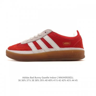 阿迪达斯 Adidas Originals Gazelle Indoor复古三叶草防滑透明橡胶板鞋经典运动鞋。这款经典鞋,忠于原版设计,缀撞色三条纹和鞋跟饰片。