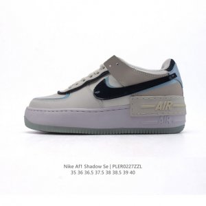 Nike 耐克低帮板鞋 空军一号 Af1马卡龙 Af1厚底增高百搭运动板鞋 Nike Air Force 1 “Shadow” 造型设计上与 Sacai X N