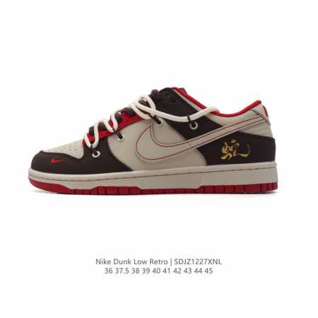 公司级 耐克 Nike Dunk Low Retro 运动鞋复古板鞋 解构绑带 双鞋带 2025年新款 蛇年限定 新年红鞋子。作为 80 年代经典篮球鞋款，起初 - 点击图像关闭