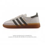 公司级 阿迪达斯 Adidas Handball Spezial 低帮三叶草学院风复古休闲板鞋 德训鞋 橡胶底柔软皮革经典运动鞋板鞋。圆头、缝合拼接设计、正面绑