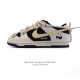 公司级 耐克 Nike Dunk Low Retro 运动鞋 2025年新款 熊猫 经典复古板鞋 解构绑带 双鞋带。作为 80 年代经典篮球鞋款，起初专为硬木球