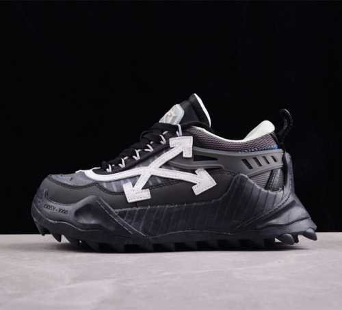 Off-White Odsy- 0 Virgil Abloh 休闲运动鞋 白黑色 #美国设计师 Virgil Abloh 以年轻世代的流行文化为号召 一手创立奢