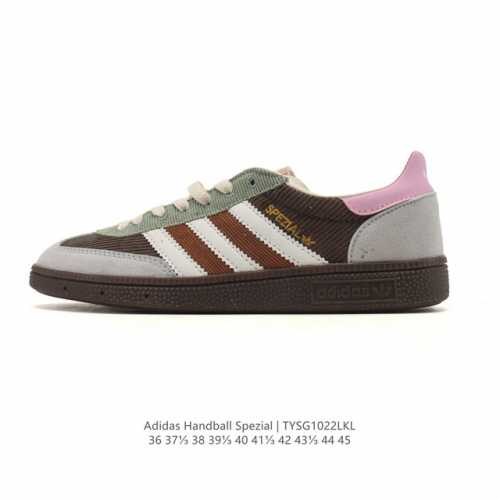 阿迪达斯 Adidas Handball Spezial 低帮三叶草学院风复古休闲板鞋 德训鞋 橡胶底柔软皮革织物拼接经典运动鞋板鞋。圆头、缝合拼接设计、正面绑