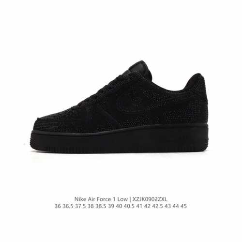 耐克 Nike Air Force 1 '07 Low 空军一号含气垫 满钻 低帮百搭厚底增高休闲运动板鞋。柔软、弹性十足的缓震性能和出色的中底设计，横跨复古与