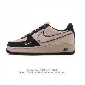 耐克 Nike Air Force 1 '07 Low 空军一号含气垫 低帮 小白鞋 百搭厚底增高休闲运动板鞋。柔软、弹性十足的缓震性能和出色的中底设计，横跨复