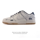 公司级 耐克 Nike Dunk Low Retro 运动鞋复古板鞋2025年新款，作为 80 年代经典篮球鞋款，起初专为硬木球场打造，后来成为席卷街头的时尚标