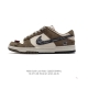 公司级 耐克 Nike Dunk Low Retro 运动鞋复古滑板鞋。作为 80 年代经典篮球鞋款，起初专为硬木球场打造，后来成为席卷街头的时尚标杆，现以经典