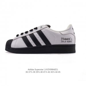 阿迪达斯 Adidas Superstar 2025年新款鞋子 经典贝壳头系列 新款休闲板鞋潮流男女士运动鞋 。鞋面皮革拼接材质 标志性的贝壳鞋头，简约的线条。