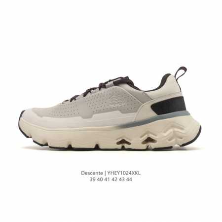 新品公司级 Descente 迪桑特Urban Outdoor系列男款Traxis运动休闲鞋夏季新品。迪桑特的Core-Tex面料，轻薄又坚固，防水透气还防风， - 点击图像关闭
