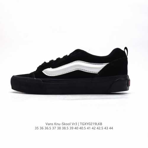 万斯 Vans Knu-Skool Vr3 Lx 面包鞋皮革鞋面。坎普尔 茱利安系列低帮复古硫化休闲运动板鞋“肥胖版大Logo”要说整个年最为热门的鞋型之一，