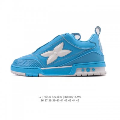 公司级 Lv Skate Sneaker 路易威登 2025年新款运动板鞋 蛇年限定 春夏秀场初次亮相，此次以粒面牛皮革焕新呈现。加垫鞋领和鞋舌援引滑板鞋设计，
