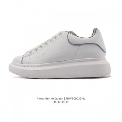 公司级 Alexandermcqueen 亚历山大 麦昆Mcq 运动小白鞋 厚底增高闪尾光滑牛皮平底鞋休闲鞋 时尚女板鞋潮运动鞋 ，火爆到大街小巷无人不知，无人