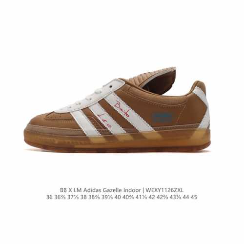 公司级 阿迪达斯 Adidas Originals Gazelle Indoor复古三叶草防滑透明橡胶板鞋经典运动鞋。这款经典鞋,忠于原版设计,缀撞色三条纹和鞋