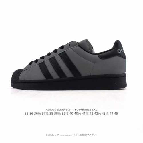 阿迪达斯 Adidas Superstar 2025年新款鞋子 蛇年新款经典贝壳头系列 新款休闲板鞋潮流男女士运动鞋 。鞋面柔软皮革拼接材质 标志性的贝壳鞋头，