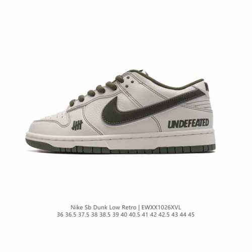 公司级 耐克 Nike Dunk Low Retro 运动鞋复古板鞋。作为 80 年代经典篮球鞋款，起初专为硬木球场打造，后来成为席卷街头的时尚标杆，现以经典细
