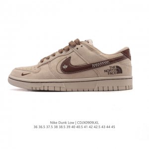 特价 耐克 Nike Dunk Low Retro 运动鞋复古板鞋。作为 80 年代经典篮球鞋款，起初专为硬木球场打造，后来成为席卷街头的时尚标杆，现以经典细节