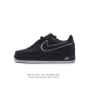 耐克 Nike Air Force 1 '07 Low 空军一号含气垫 低帮百搭厚底增高休闲运动板鞋。柔软、弹性十足的缓震性能和出色的中底设计，横跨复古与现代的