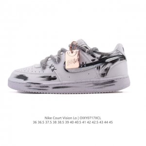 公司级 耐克Nike Court Vision Low 校园风低帮复古篮球板鞋男女运动鞋 解构绑带 双鞋带。延续80年代复古篮球鞋，添加学院风细节。皮革组合鞋面