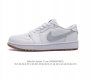 耐克 乔丹air Jordan 1 Low Aj1 乔1 乔丹1代aj1 低帮复古文化休闲运动篮球鞋。该鞋款从 1985 年元年款汲取设计灵感，焕新演绎简约经典