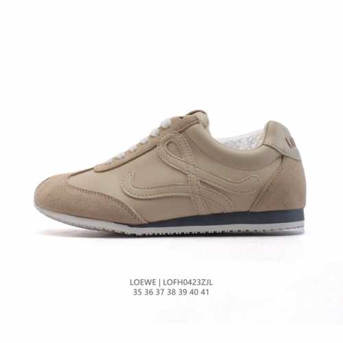 公司级 Loewe 罗意威 Ballet Runner 皮革织物拼接 简约圆头 系带 低帮 运动休闲鞋这双鞋是Loewe新发布的Ballet Runner ，被