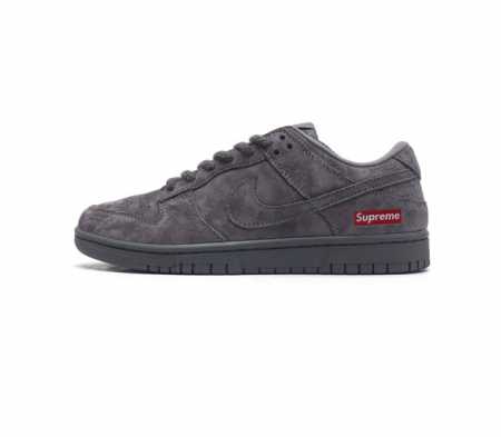 耐克nike Dunk Low 板鞋 Sb系列 Supreme联名 经典百搭休闲运动板鞋加厚鞋舌的填充 使舒适性大大提升 同时也更方便穿脱中底部分则加入了脚感柔 - 点击图像关闭
