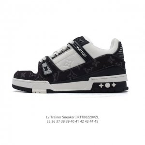 公司级 路易威登 Louis Vuitton Lv路易威登板鞋 时尚运动鞋 浮雕老花Logo 潮厚底增高鞋 。舒适防滑底和百搭性霸屏整个时尚娱乐圈，细节调整完美